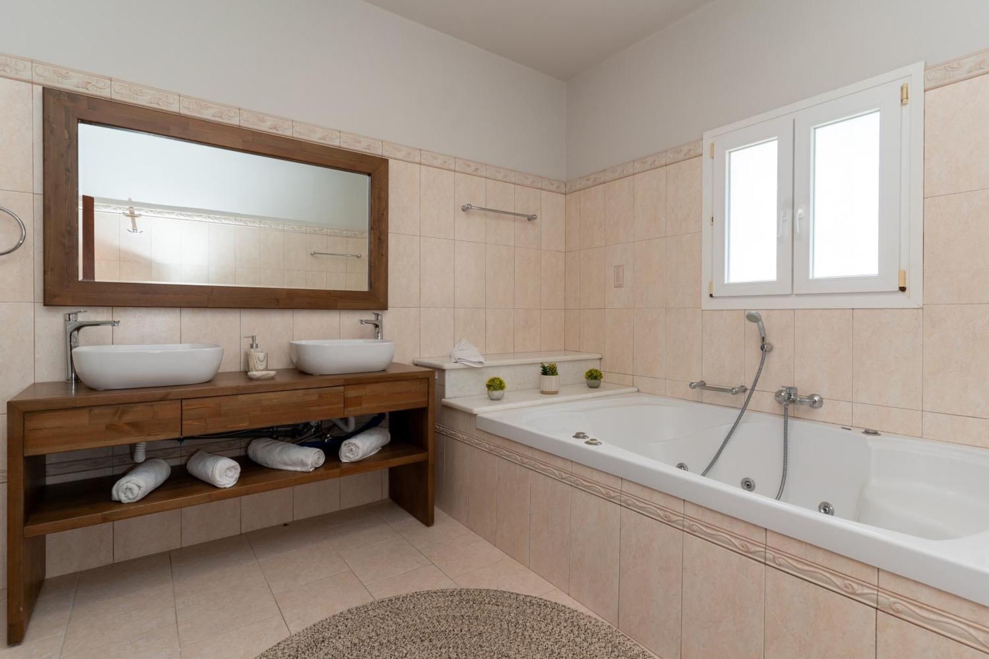 Kate Kontini Luxury Villa *